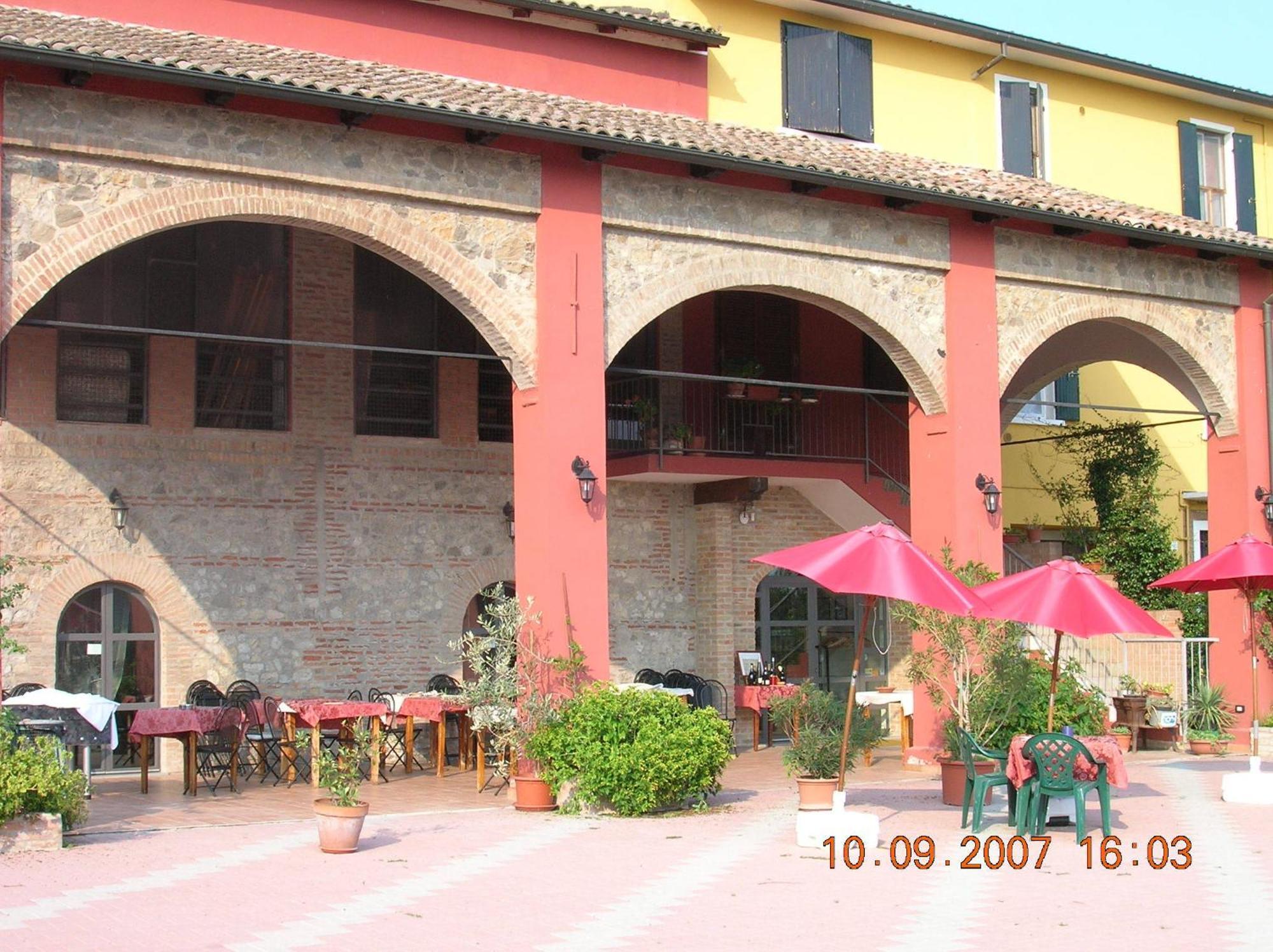 Agriturismo La Fattoria Del Boschetto Fontanellato Bagian luar foto